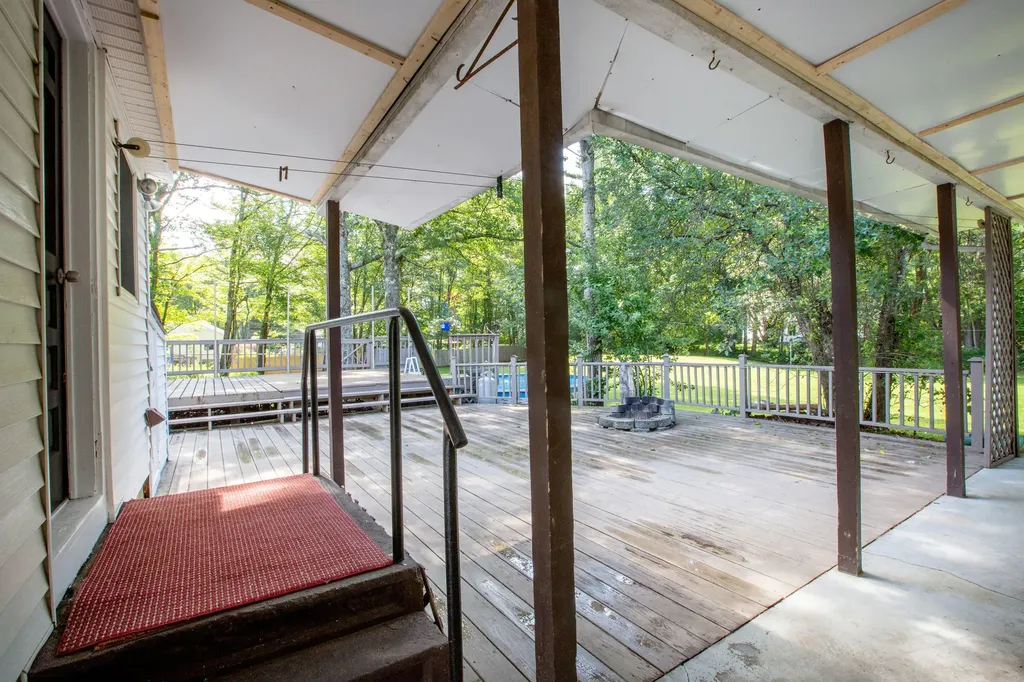 404 Lewiston Road Topsham ME 04086