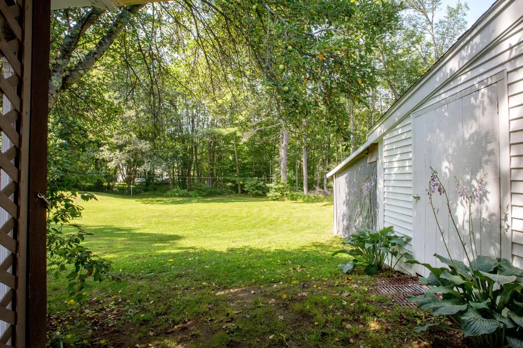 404 Lewiston Road Topsham ME 04086