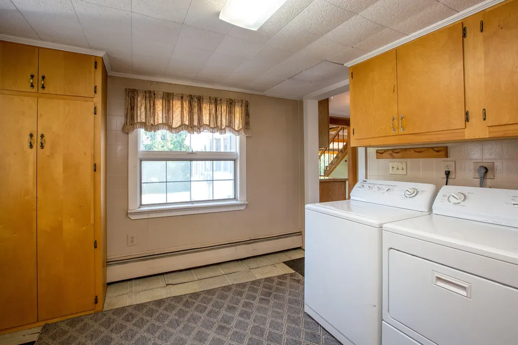 404 Lewiston Road Topsham ME 04086