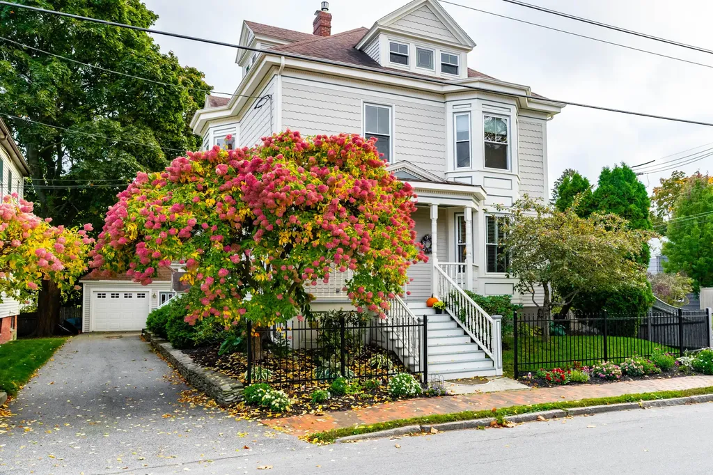 32 Lincoln Street Portland ME 04103