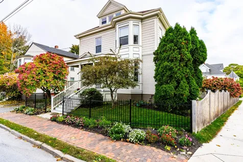 32 Lincoln Street Portland ME 04103