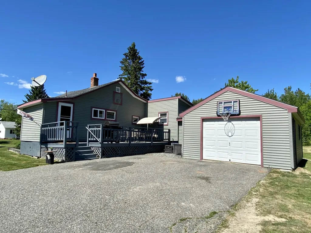 458 West Broadway Lincoln ME 04457