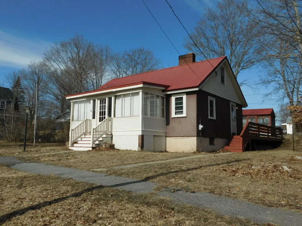 7 Ridgeway Avenue Sanford ME 04073