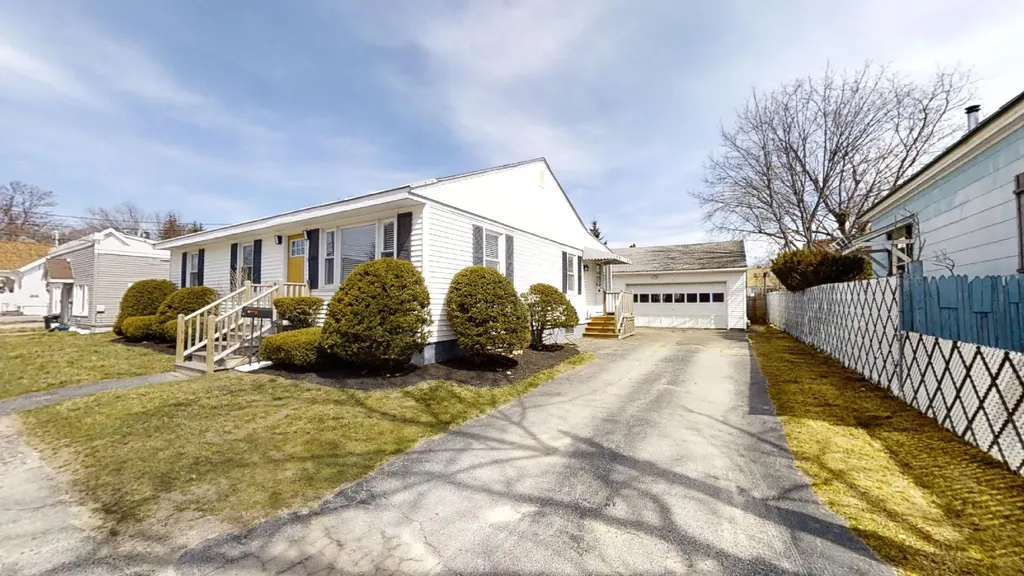 18 Forest Street Lewiston ME 04240