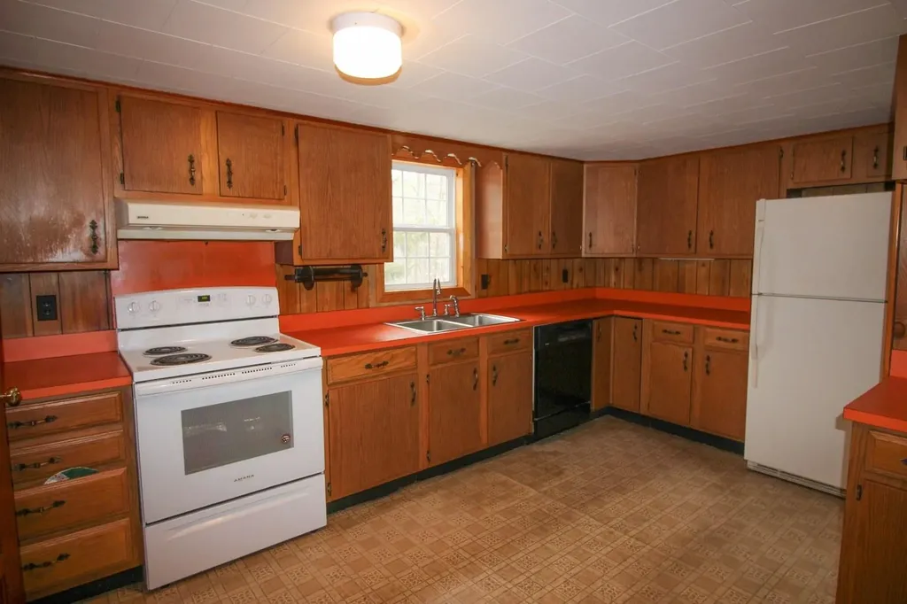 39 Rabbit Road Bethel ME 04217