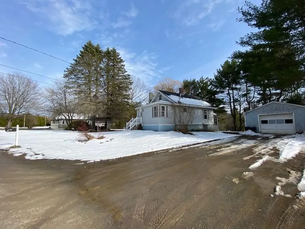 32 Kelton Road Augusta ME 04330