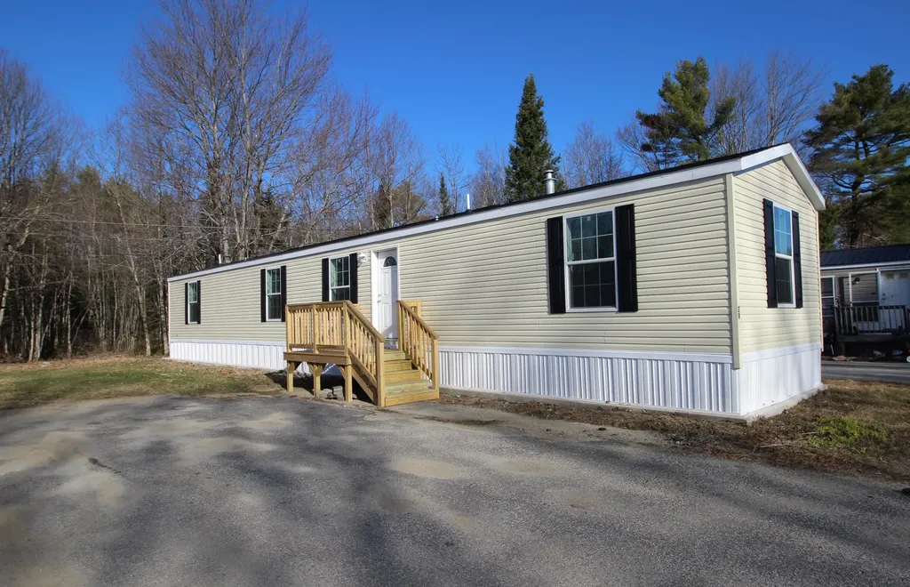 29 Sabattus Creek Drive Lisbon ME 04250