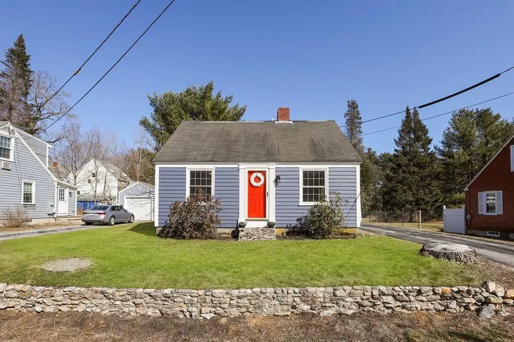 4 Highland Street Topsham ME 04086