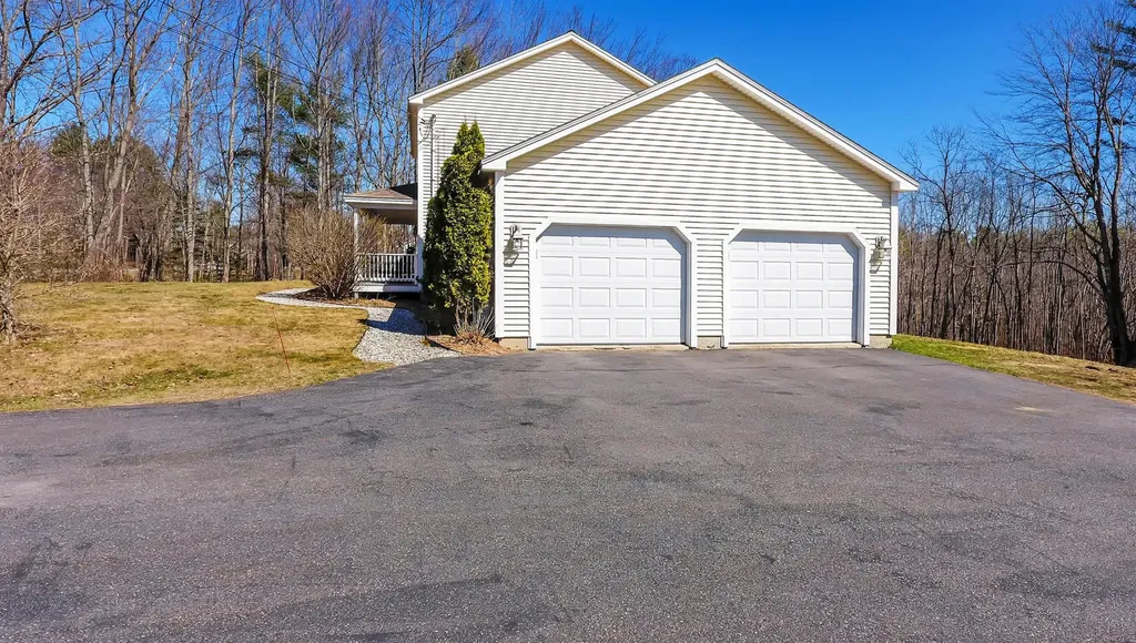 18 Hunter Hill Road Durham ME 04222