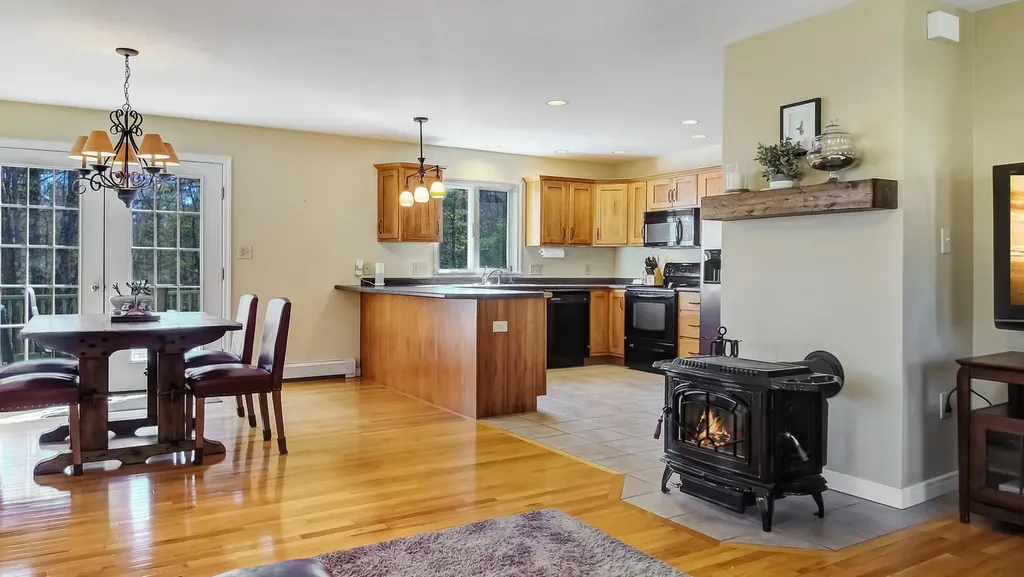 18 Hunter Hill Road Durham ME 04222