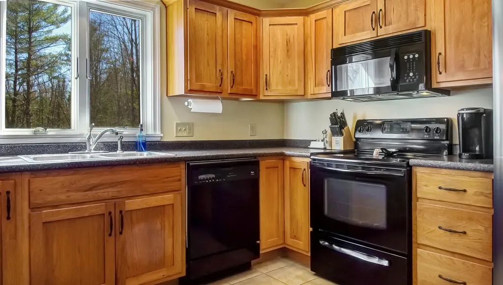 18 Hunter Hill Road Durham ME 04222