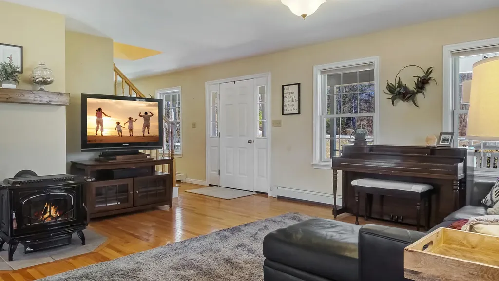 18 Hunter Hill Road Durham ME 04222