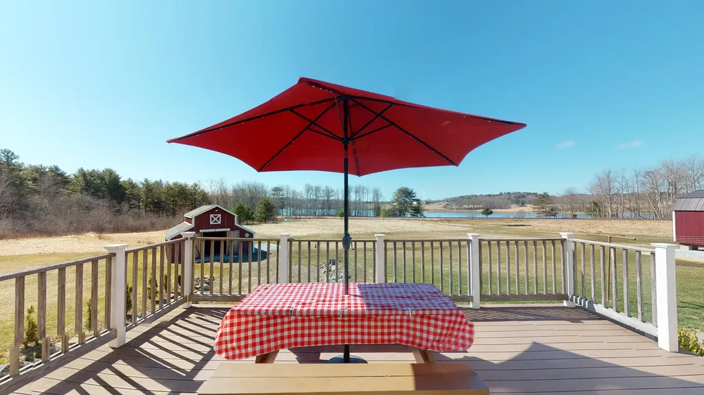 18 Toll Bridge Road Thomaston ME 04861