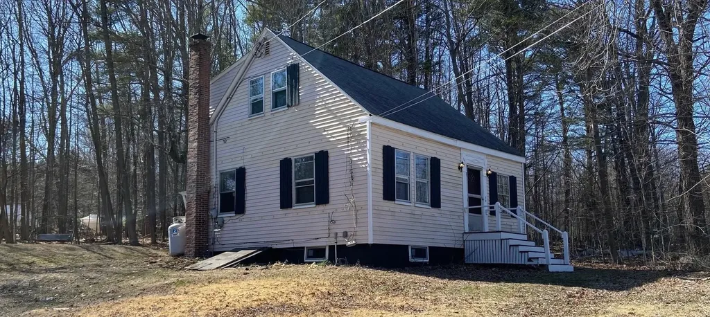 24 Roosevelt Trail Windham ME 04062