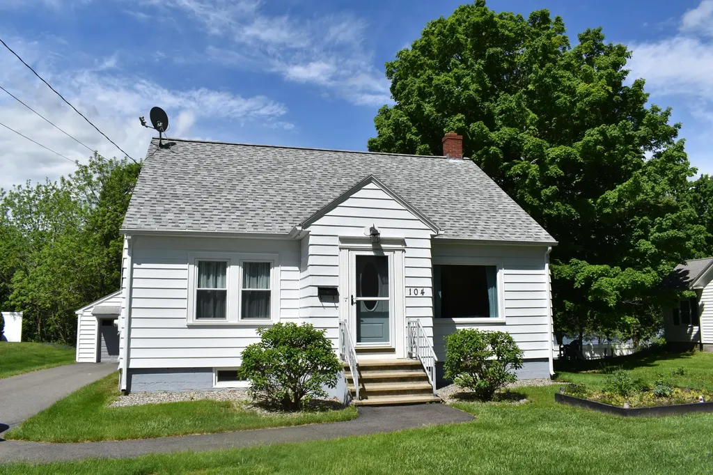 104 Hanson Street Winthrop ME 04364