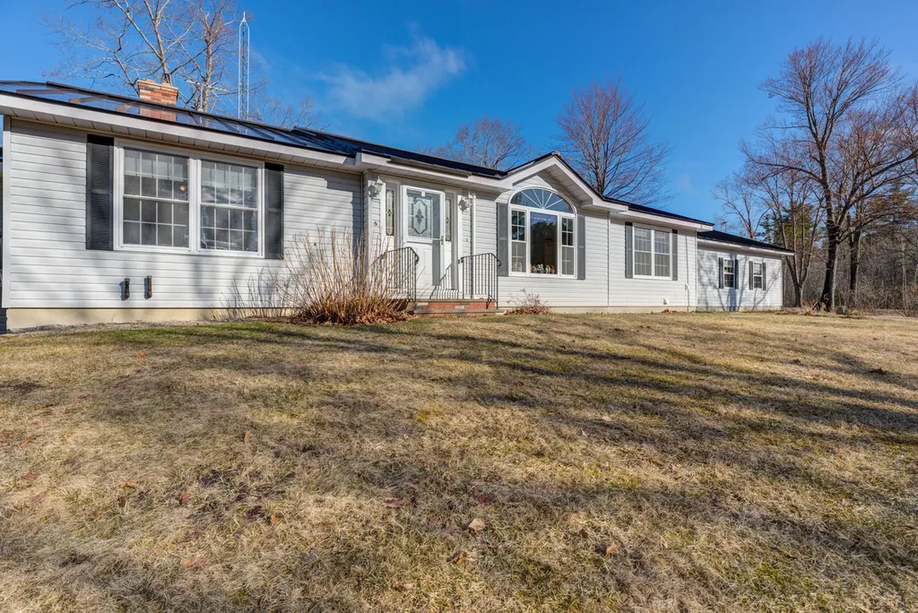 28 Knight Road Augusta ME 04330