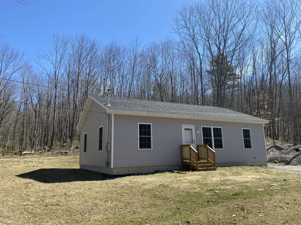 4 Spring Valley Road Raymond ME 04071