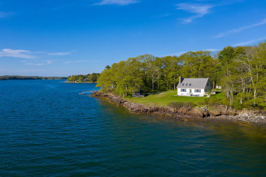 42 Pinecrest Road Harpswell ME 04079