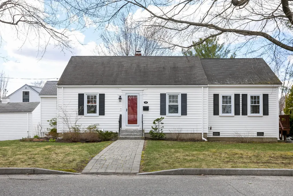 24 Woodmere Road Portland ME 04103