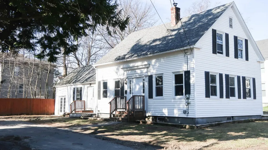 26 Weston Street Augusta ME 04330