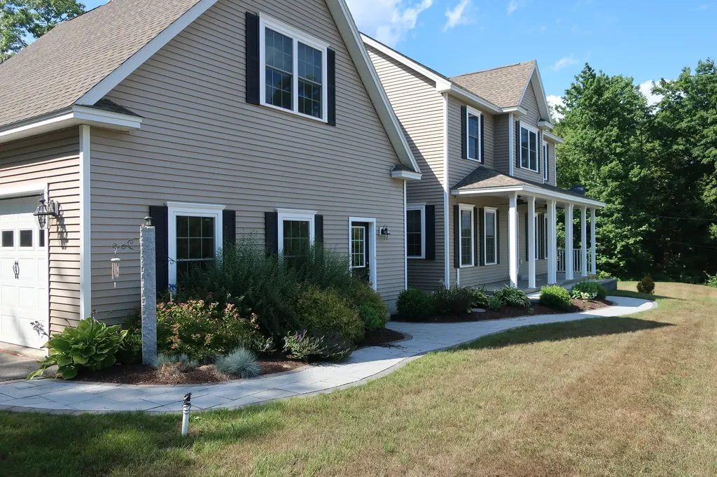 17 Silver Drift Trail Hampden ME 04444