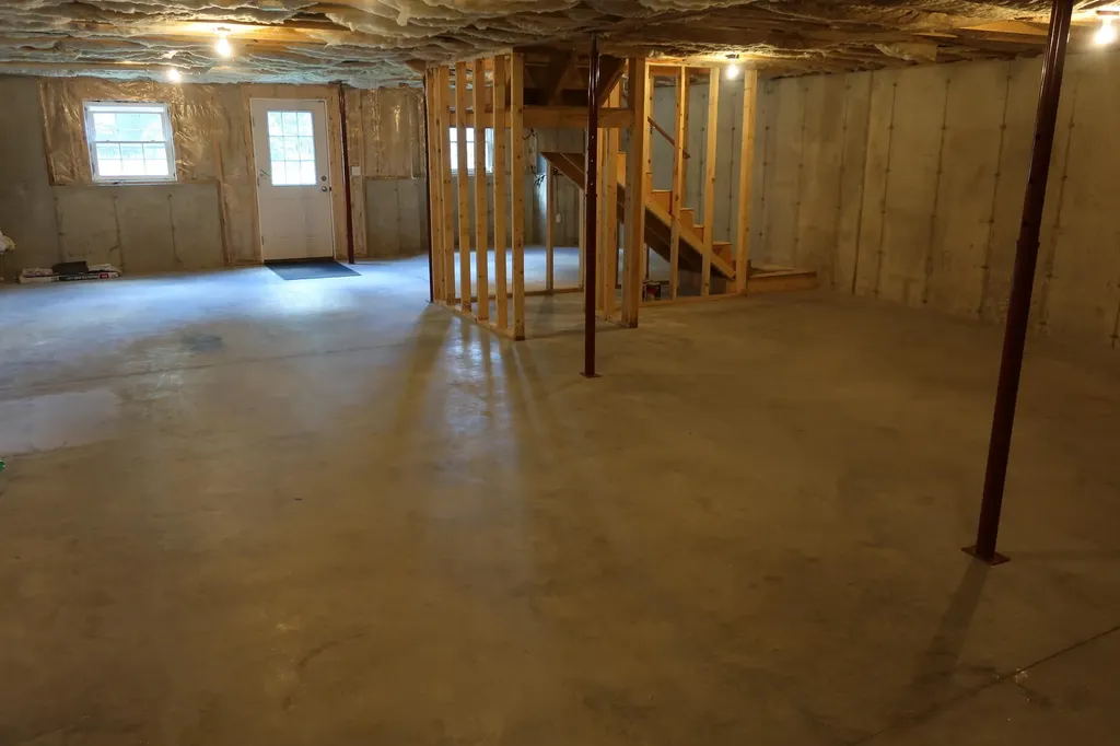 17 Silver Drift Trail Hampden ME 04444