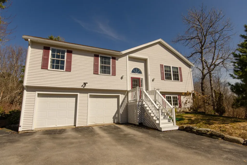 38 Youngs Lane Old Town ME 04468