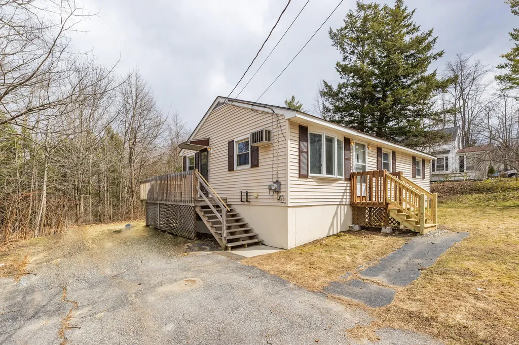38 Glendale Avenue Auburn ME 04210