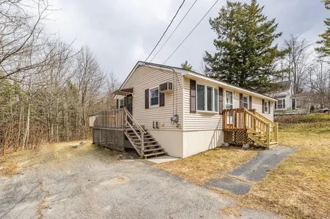 38 Glendale Avenue Auburn ME 04210