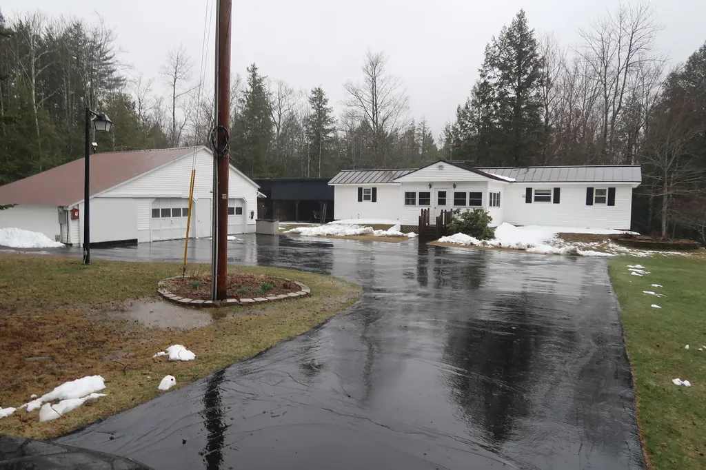 410 Nash Road Pittston ME 04345