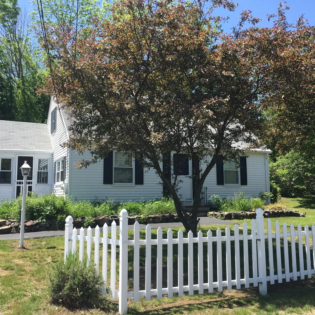 20 Grover Avenue Eliot ME 03903