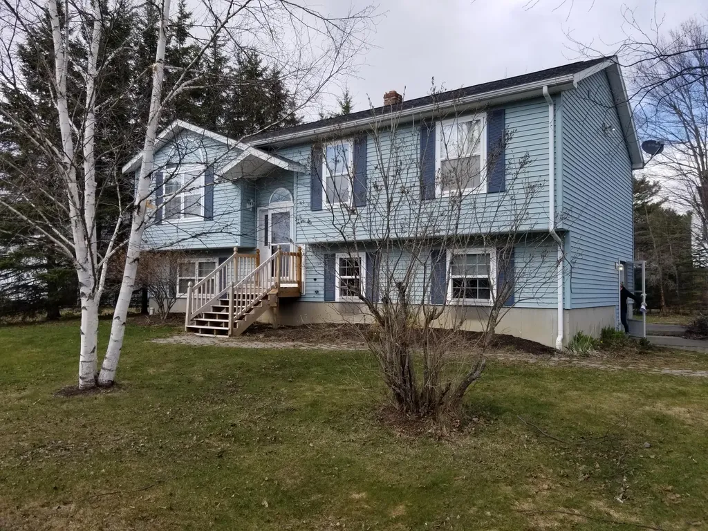 26 Country Way Brewer ME 04412