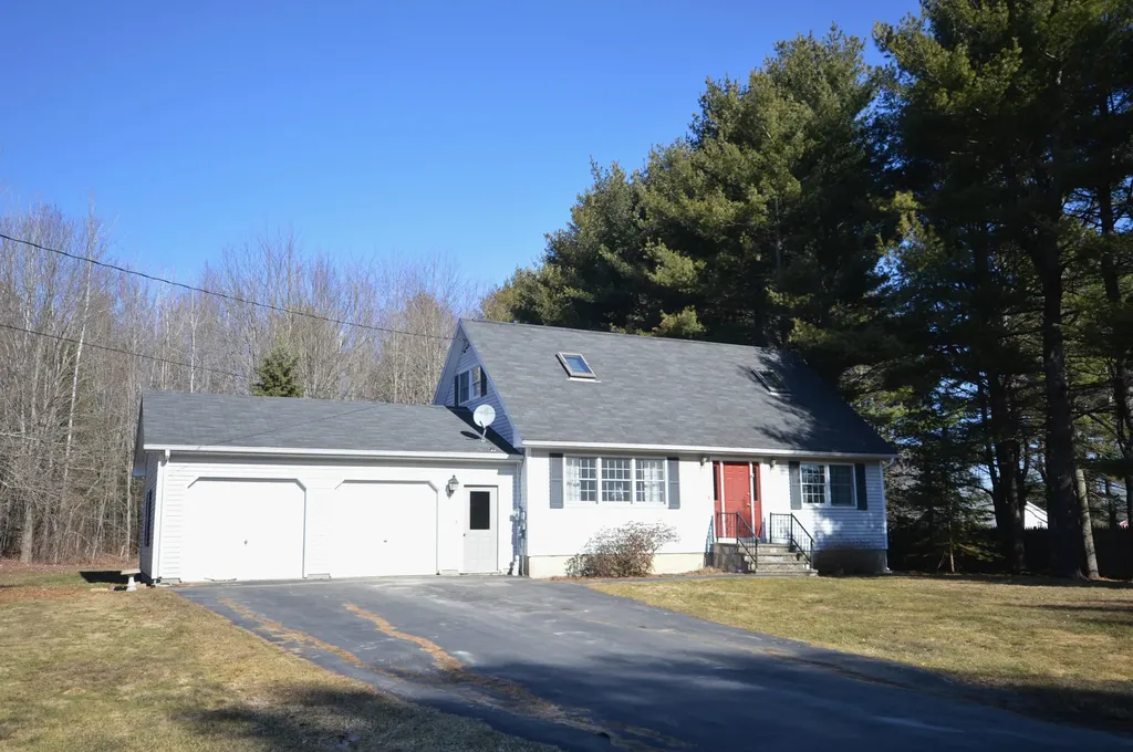 15 Emerson Drive Hampden ME 04444