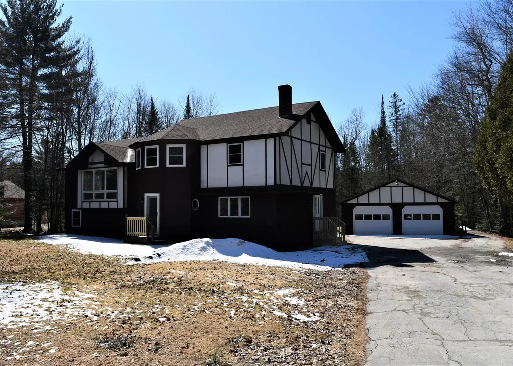 131 Mcnally Road Clinton ME 04927
