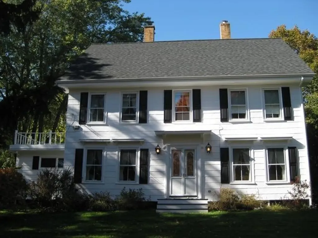 144 Old County Road Hampden ME 04444