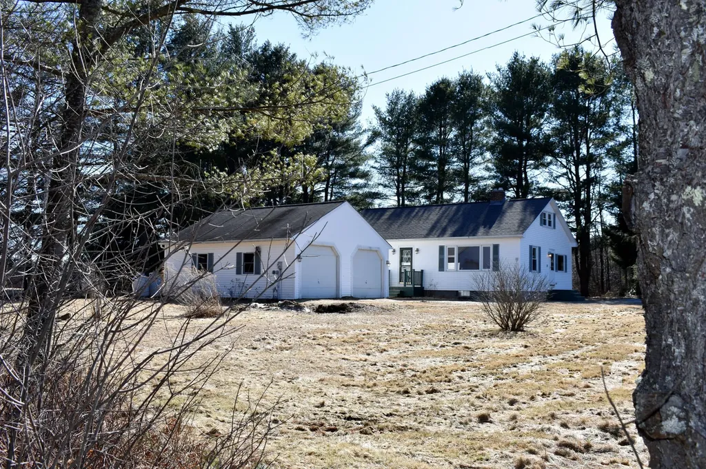 26 Ryder Road Yarmouth ME 04096