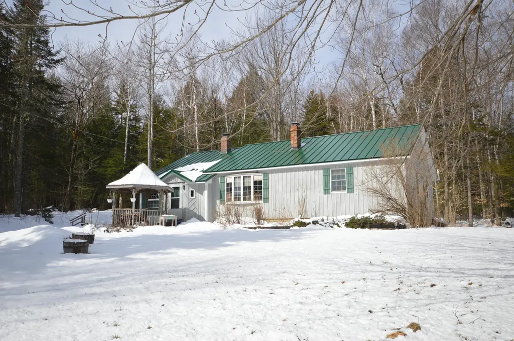 95 Hatcase Pond Road Eddington ME 04428