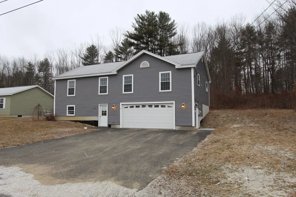 15 Melody Lane Lewiston ME 04240