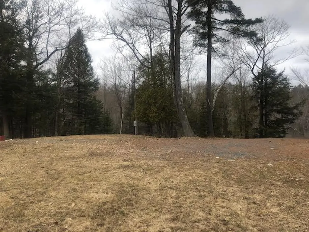 2301 Middle Road Sidney ME 04330