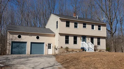 7 Samuel Road Raymond ME 04071