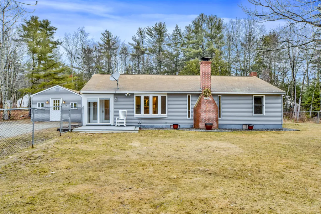 955 Northern Avenue Farmingdale ME 04344
