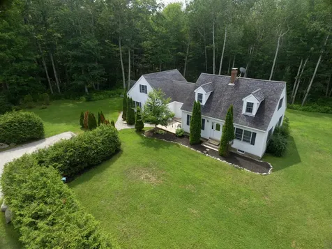 21 Maple Drive Hope ME 04847