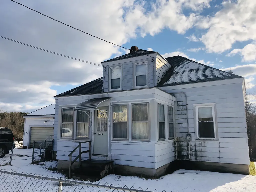 1068 Main Street Vassalboro ME 04989