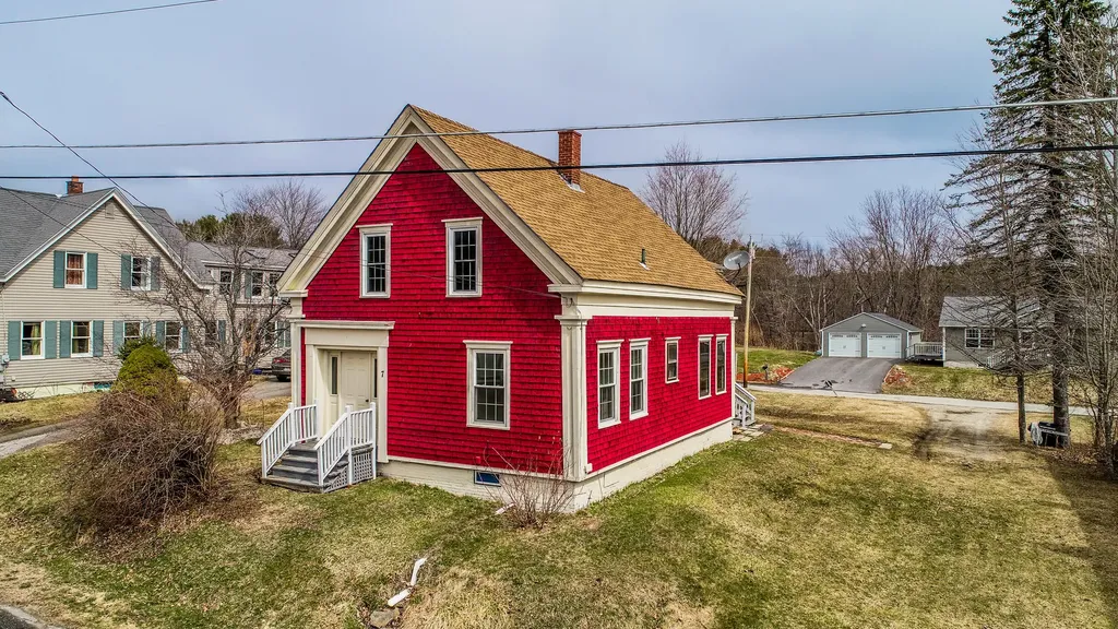 7 Lincoln Street Richmond ME 04357
