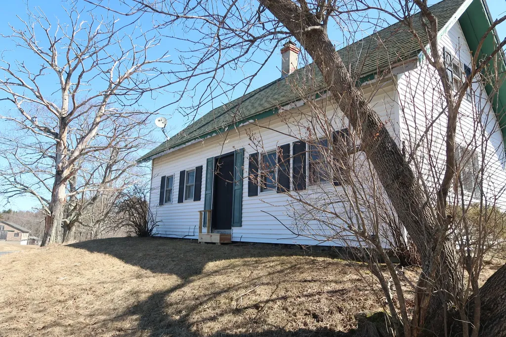 304 Coopers Mills Road Windsor ME 04363