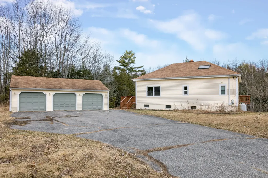 197 Lewiston Road Gray ME 04039