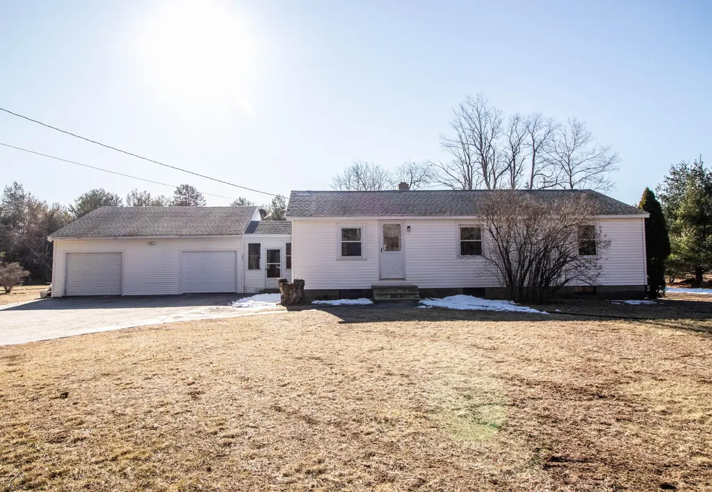 22 Sanford Road Waterboro ME 04087