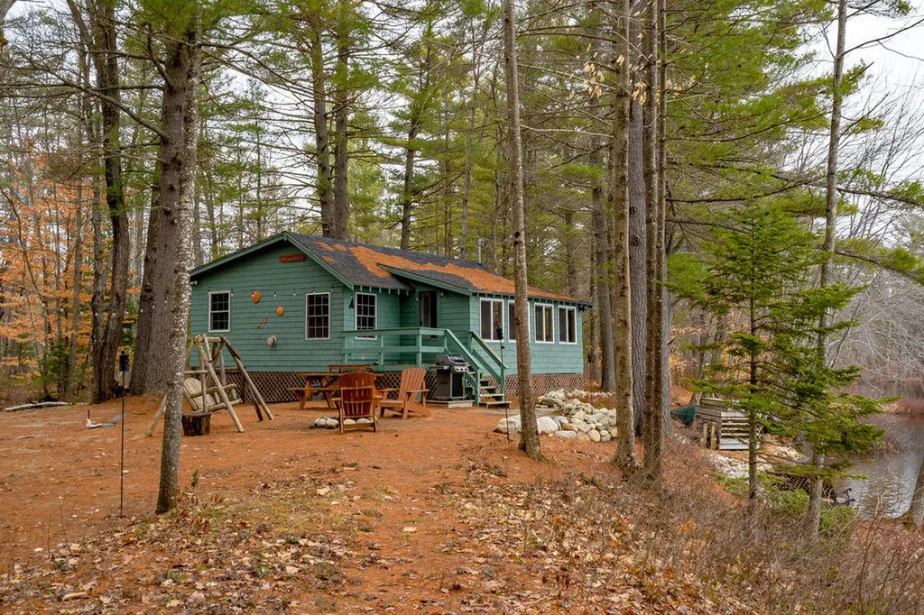 102 Sunderland Road Poland ME 04274