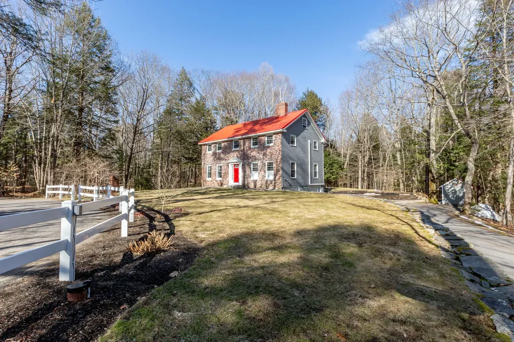 662 River Road Brunswick ME 04011