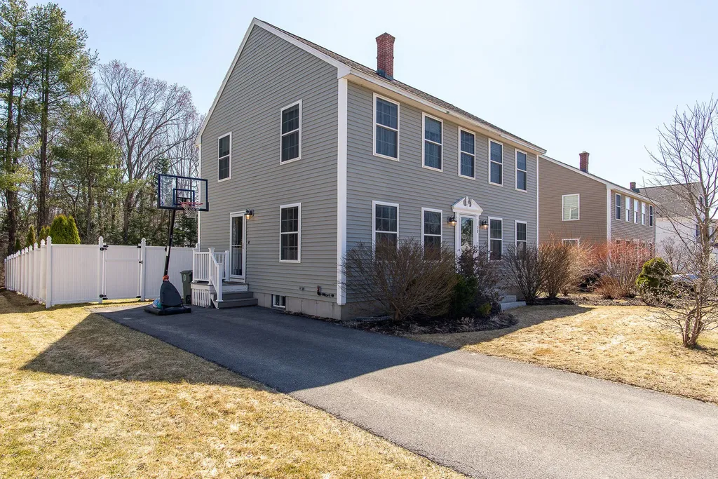 28 Wilson Drive Westbrook ME 04092